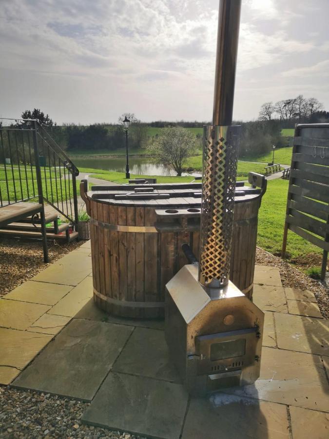 Villa Fair Farm Hideaway Waltham on the Wolds Exterior foto
